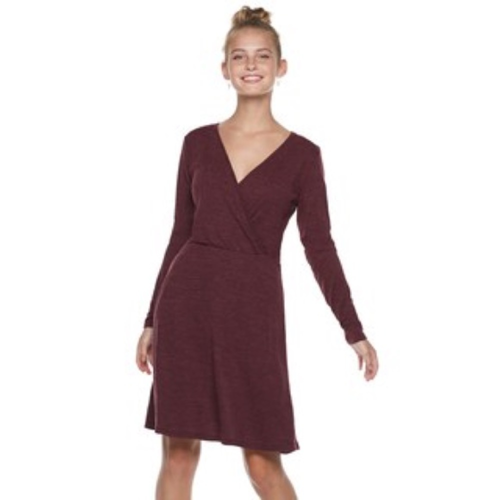 Juniors Candie's Lace-Back  Dress in Maroon Color